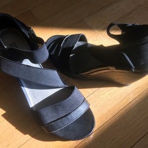 Kenneth Cole Reaction Perfect Lee Wedge Sandals 7